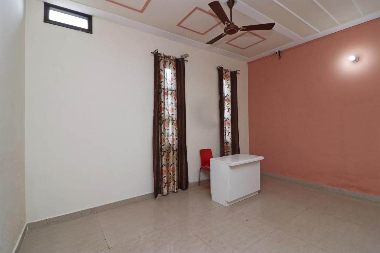 Oyo Flagship Mann Bed And Breakfast Rājpura Εξωτερικό φωτογραφία