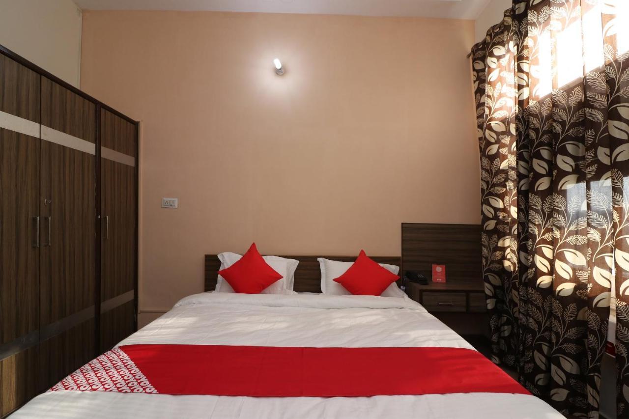 Oyo Flagship Mann Bed And Breakfast Rājpura Εξωτερικό φωτογραφία